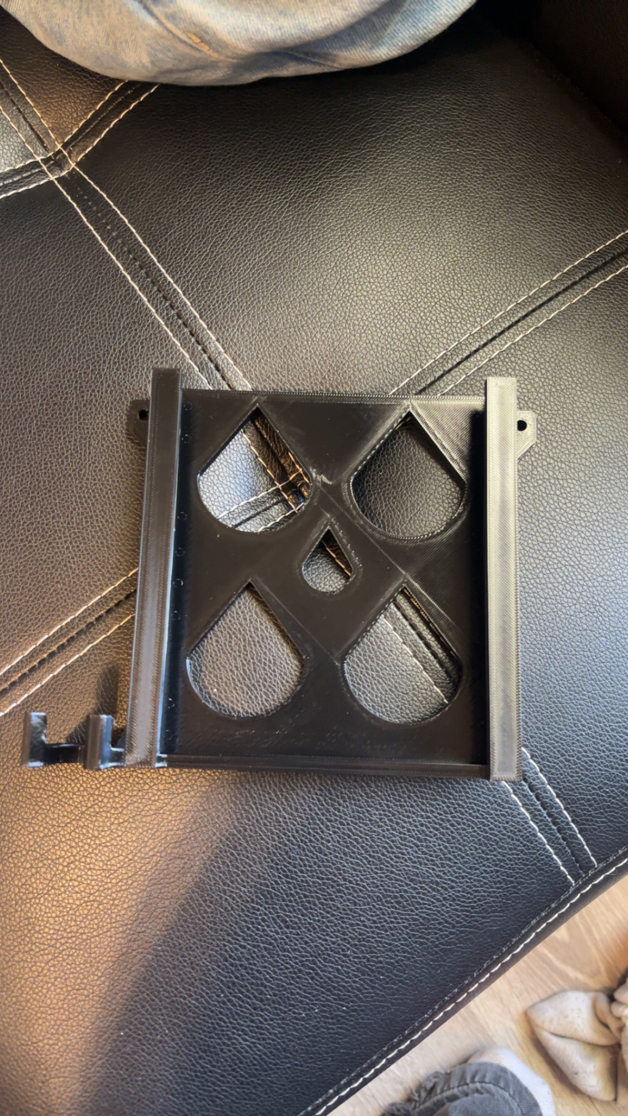 Ultra Bee Charger Wall Mount