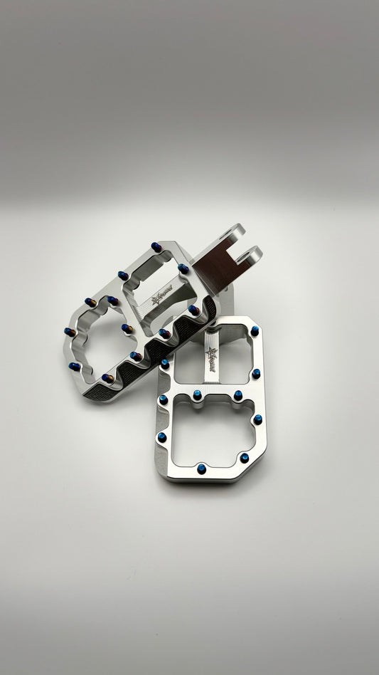 Razor Wide Style Pegs
