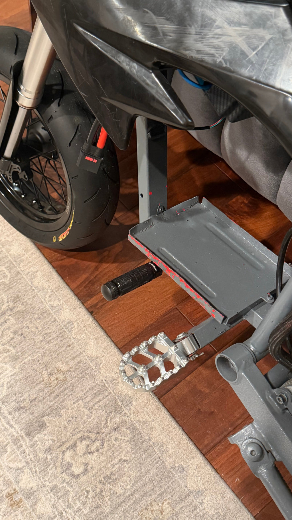 Bolt on Razor Footlock