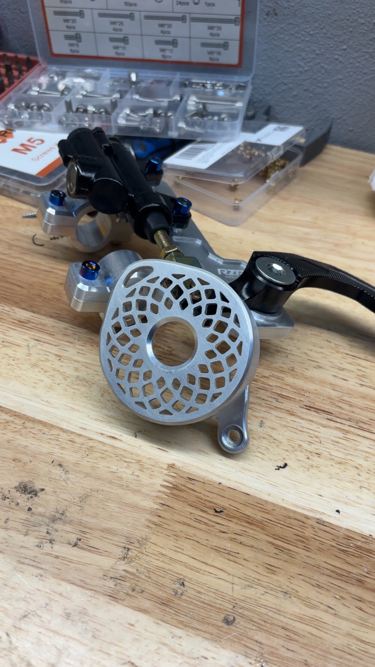 (PREORDER) Metal Motor Cover SE