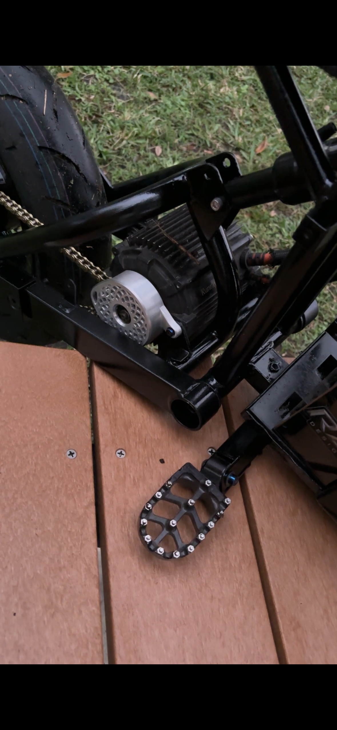 (PREORDER) Metal Motor Cover SE