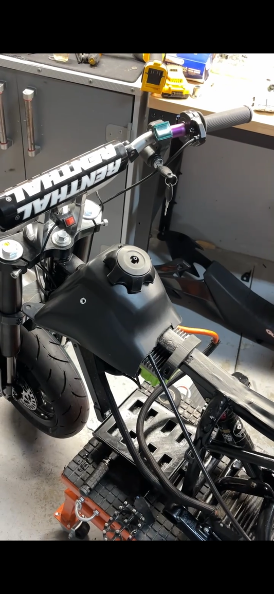 (PREORDER) Razor Gas Tank with Key Ignition and Voltmeter