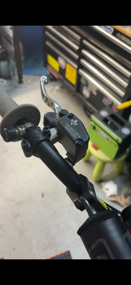 Brake Reservoir Titanium